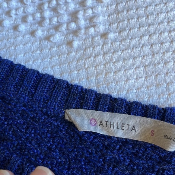 Athleta long sleeved navy mixed with black long sweater. Size Small - Picture 8 of 10